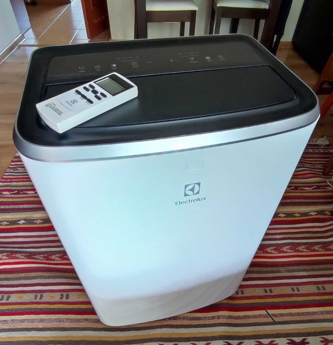 Klimatyzator przenośny Electrolux EXP26U338CW