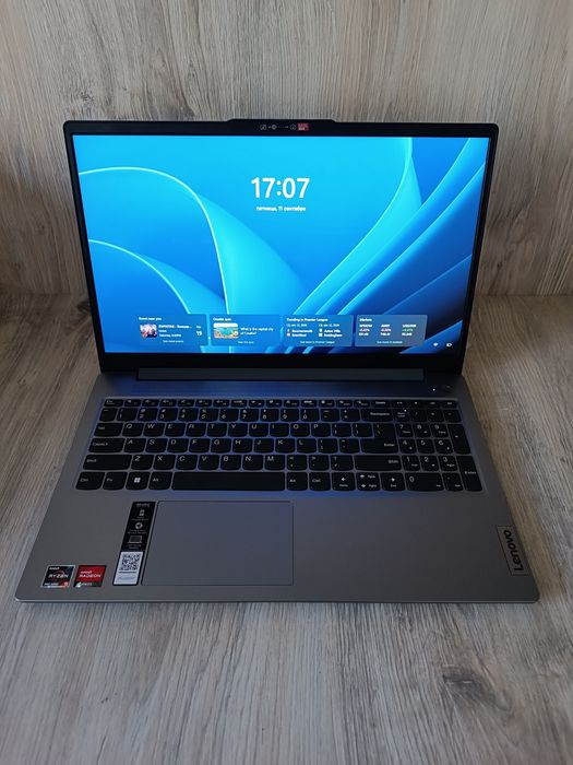 Ноутбук Lenovo Ideapad  Ryzen 5 7520 8GB DDR5 SSD 256GB FullHD Ultrabook