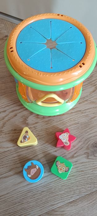 Музичний барабан-сортер "Король Лев" від Chicco. 
 Цікава функціональн