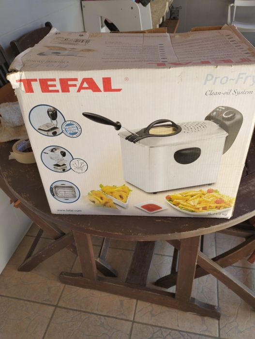 Fritadeira marca Tefal, como nova