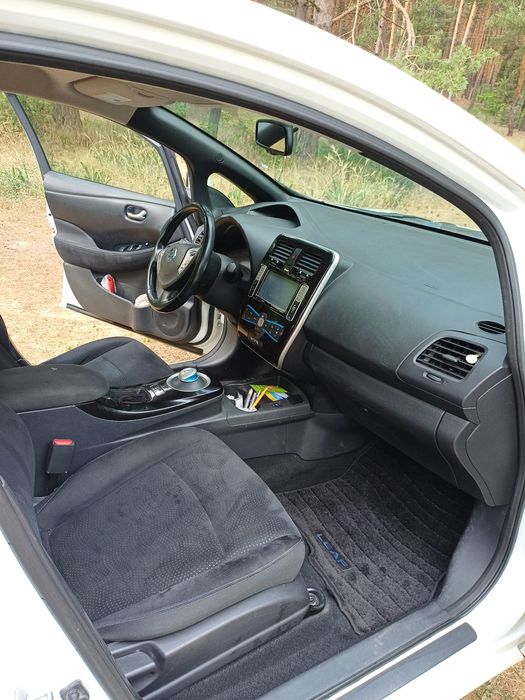 Продам Nissan Leaf