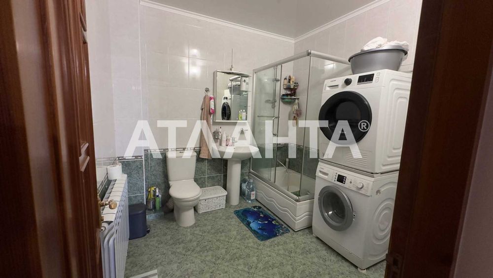 Просторный дом у моря, Фонтанка