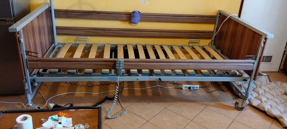 Łóżko rehabilitacyjne sterowanie elektroniczne zadbane