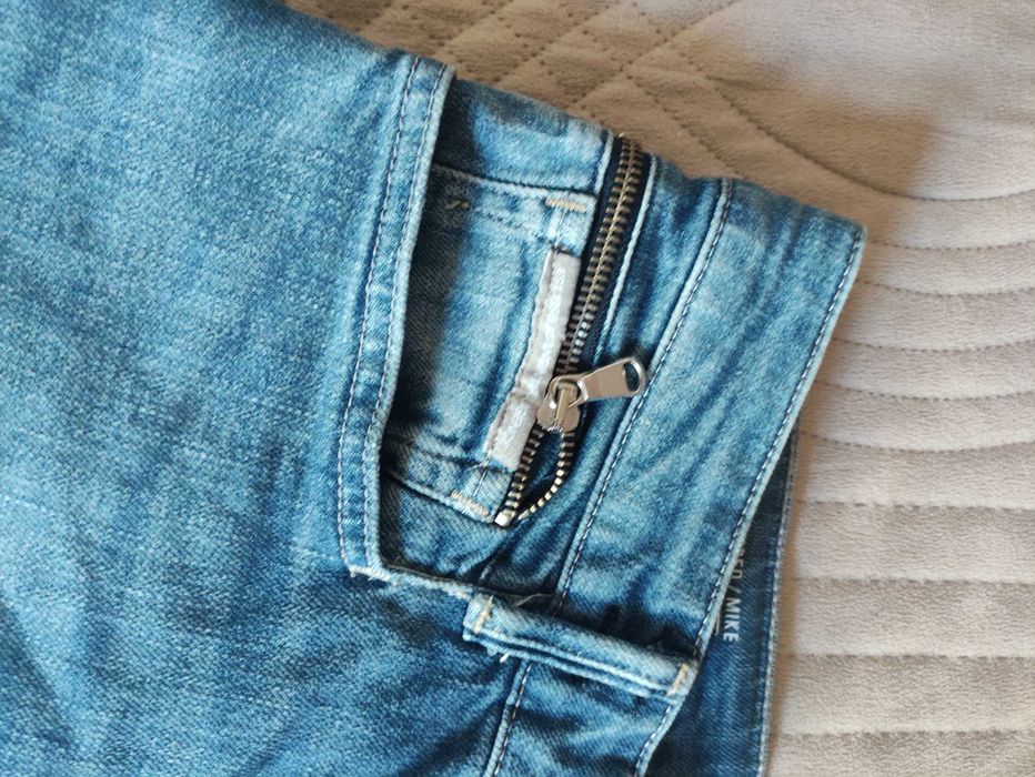 młodzieżowe niebieskie spodnie jeansowe Jack & Jones