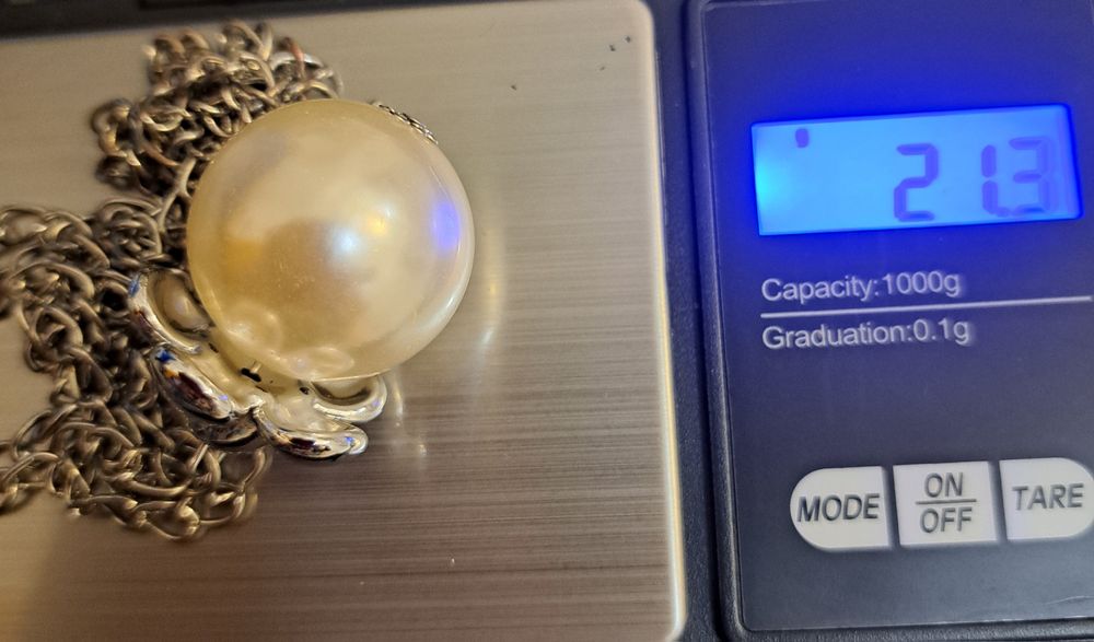 Naszyjnik z dużą perłą