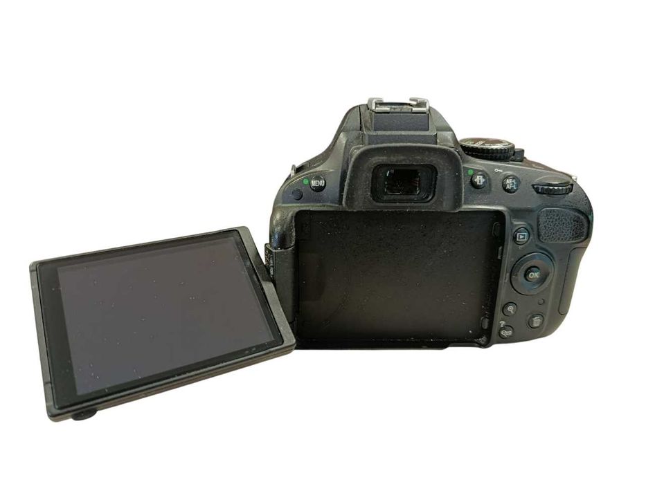 Lustrzanka Nikon D5100 korpus + obiektyw