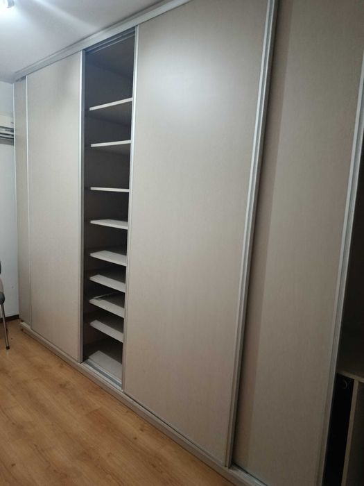 Roupeiro de ponta a ponta