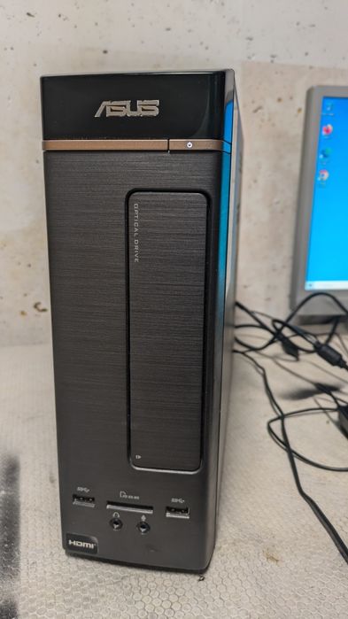 Torre ASUS AMD A4-6210