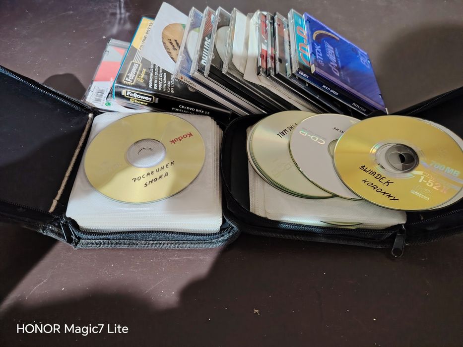 Płyty CD rózne z filmami