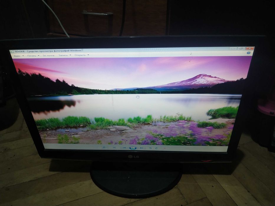 Монитор монітор 22 д lg w2253tq-pf