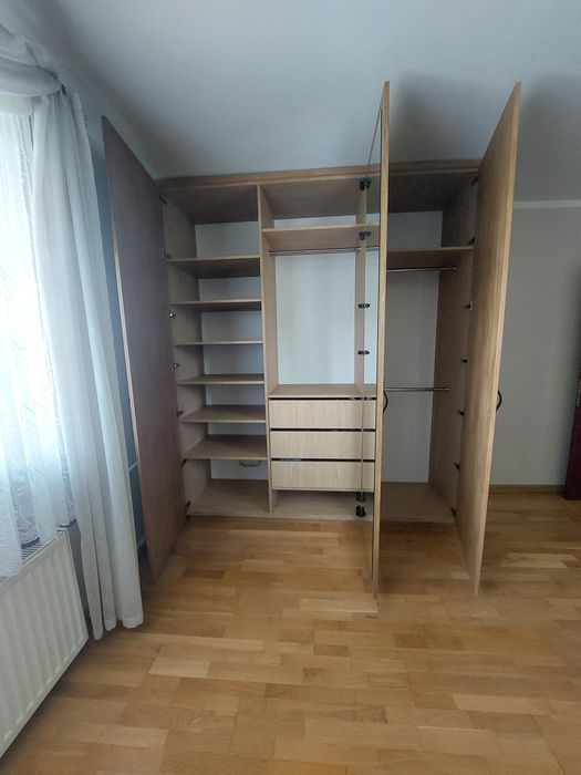 Sprzedam dużą szafę