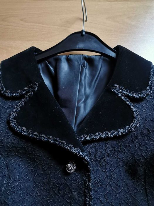 Elegancki czarny żakiet