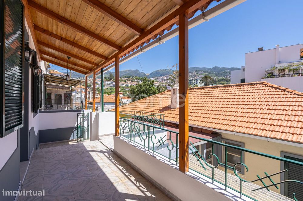 Moradia T2 transformada em T3 São Pedro