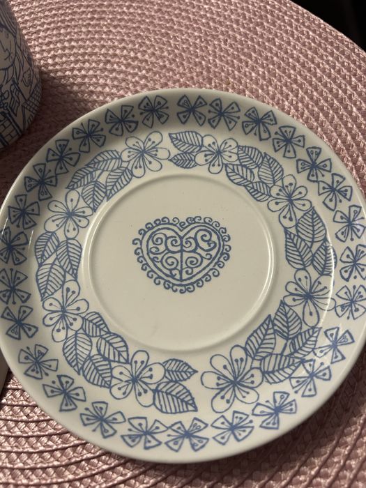 Boro filizanka ze spodkami szwedzka