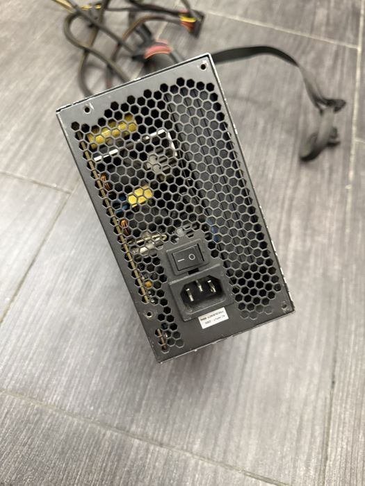 Продам блок питания Chieftec CTG-650C 650W