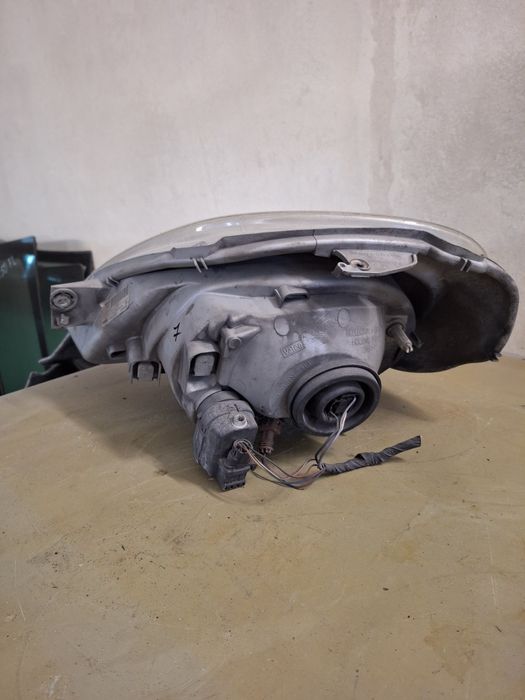 Lampa prawa Valeo Vivaro Trafic Primastar 01-06