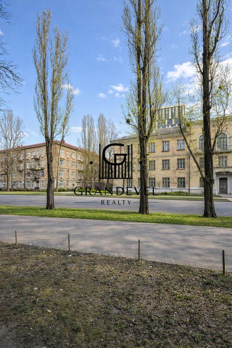 Продаж 2к квартири Монастирського | Сурікова 4, Солом'янка, Київ