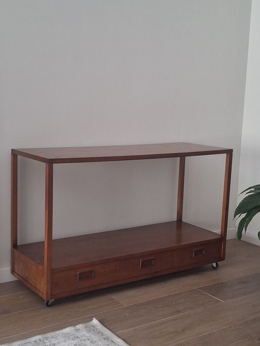 Consola antiga estilo Olaio