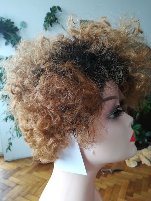 peruka naturalna z włosów ludzkich