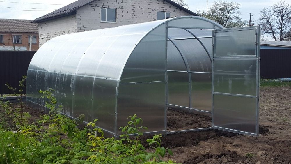 Стільниковий полікарбонат для теплиць, козирків, навісів.Теплиці.