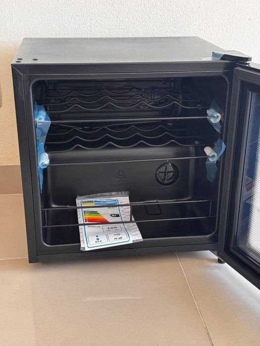 Винна шафа холодильник Grunhelm (на 14 і на 24 пляшки) нові в коробках