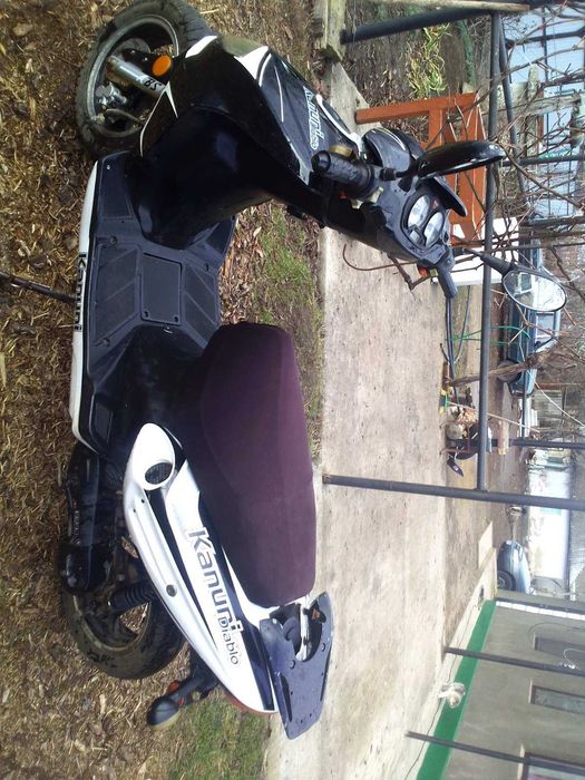 Продам мопед кануні на ходу заводиця їде но не на берає швидкість