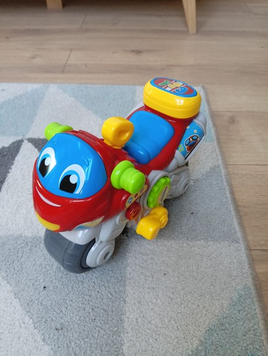 Interaktywny motocykl clementoni