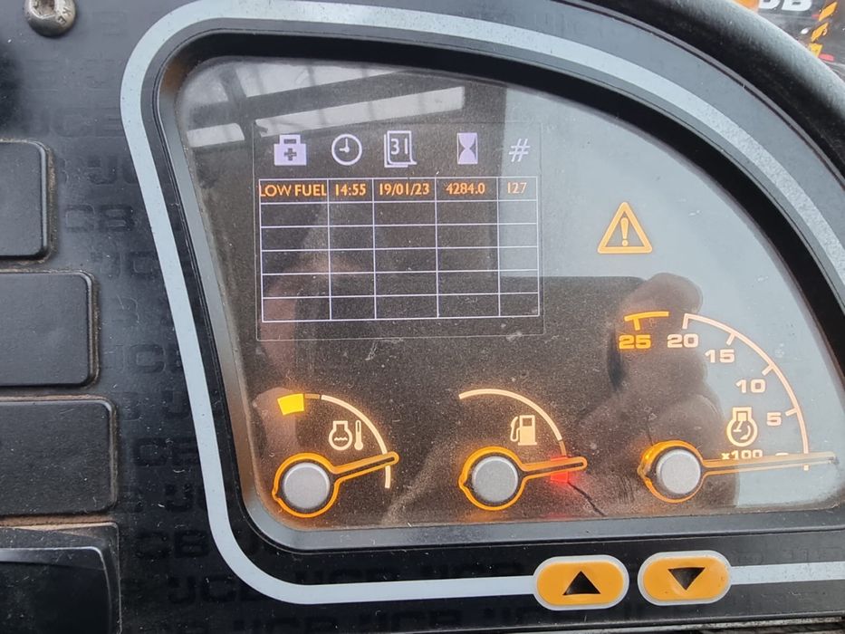 Продам телескопический погрузчик JCB 550-80WM