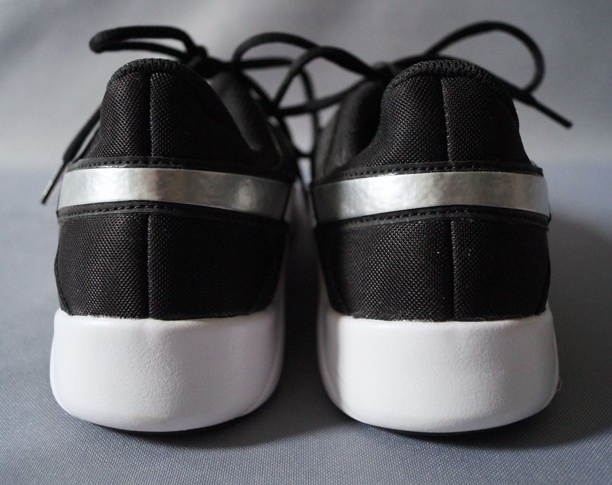 Damskie buty sportowe Nike r.40.5
