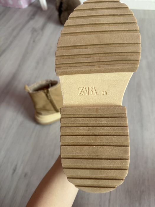 Взутя зимове Zara 34 розмір в нову стані