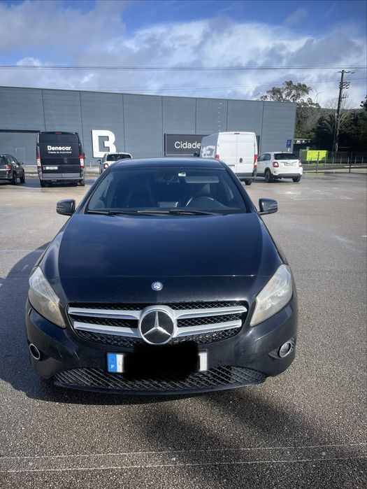 Mercedes-Benz A200 CDI ( BlueEfficiency ) 7G-DCT Urban