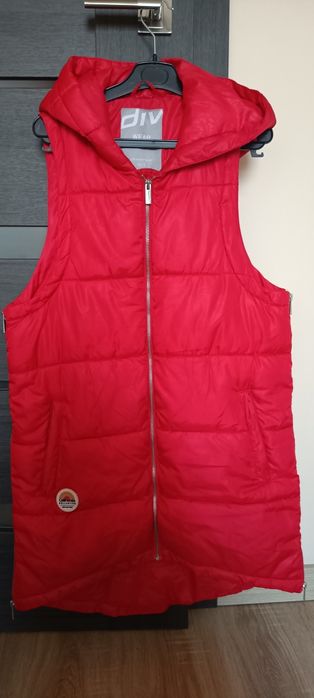 Czerwony bezrękawnik