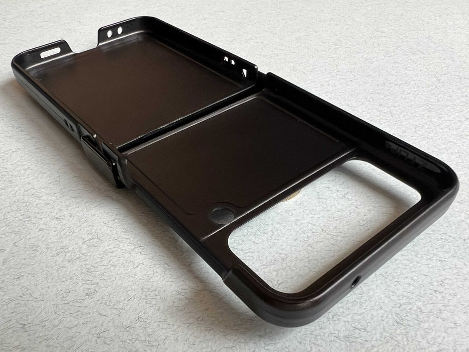 Samsung Galaxy Flip 4 чохол чорний Carbon розкладний матовий пластик