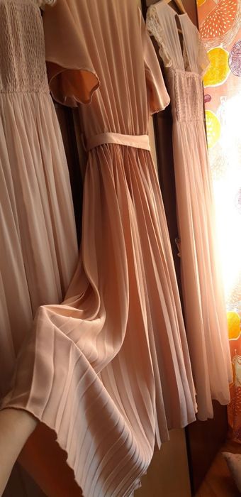 Сукні для персикового весілля