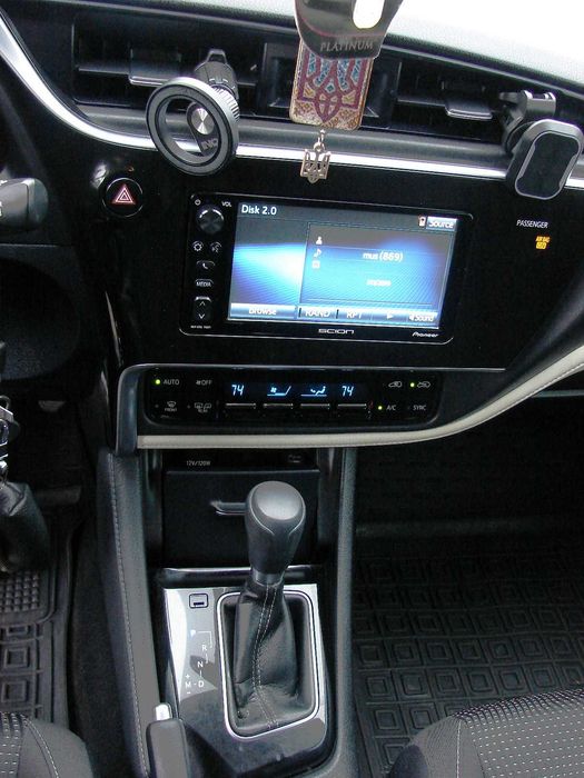 Scion IM (Toyota Auris) 1.8 АВТОМАТ 2016 год