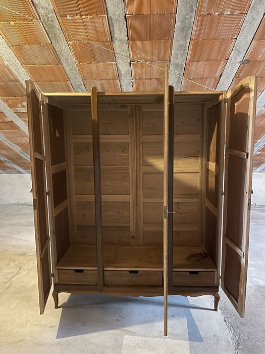 Armario com 3 portas