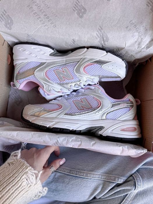 New Balance 530 White Silver Pink трендові жіночі кросівки ню беланс 530 сітка нб