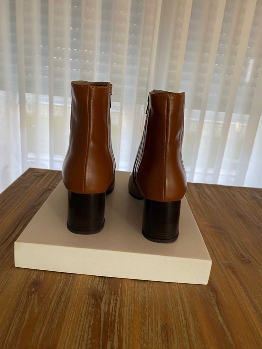 Botas em Pele Camel nº 39 novas sem uso