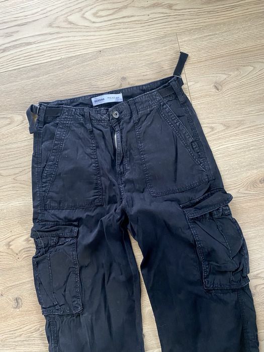 Bershka spodnie bojówki czarne szeroka nogawka M