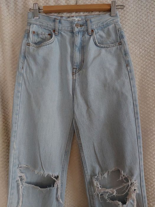 Jeansy wide leg z przetarciami. Pull & Bear rozmiar 34/XS