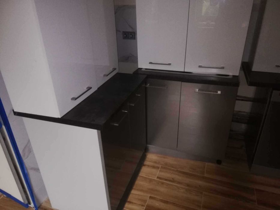 zestaw mebli kuchennych