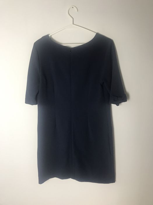 Granatowa elegancka krótka sukienka koktajlowa Lavard