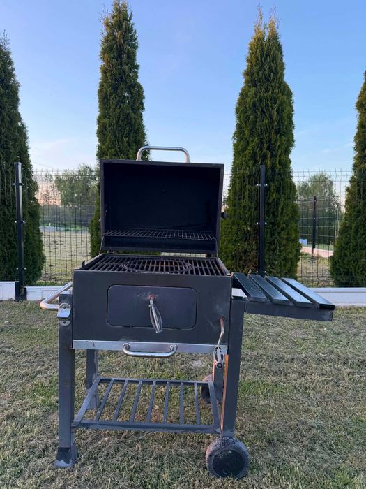 ŻELIWNY GRILL OGRODOWY