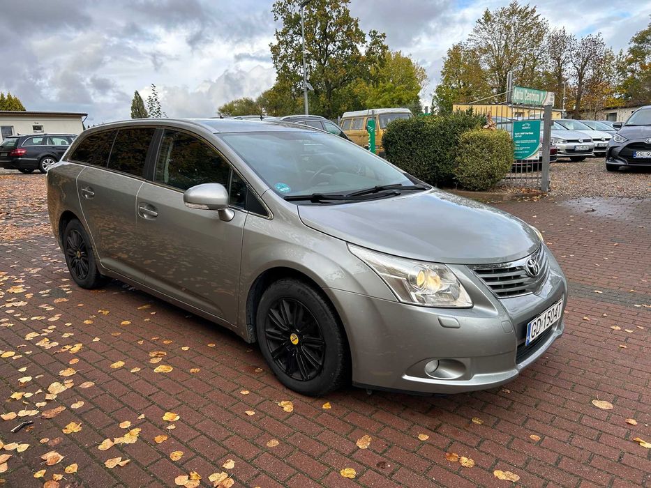 AVENSIS  1,6 benzyna 132 KM, serwis,