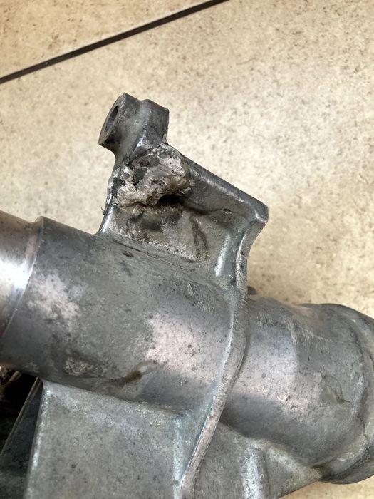 Флянець мосту передній правий jaguar для повного приводу.