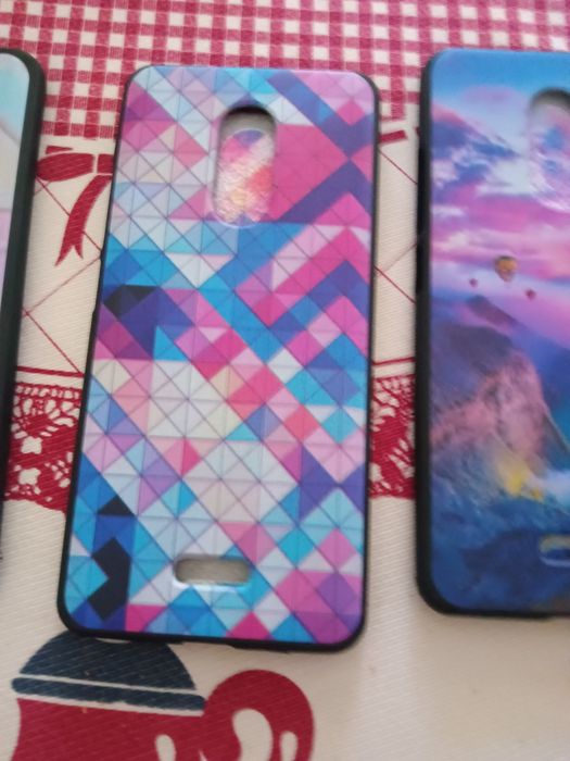 5 capas novas 2€ cada nunca usadas por 5€ tudo