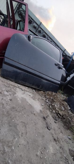 Передня ліва дверь дверка мерседес w210 E-class