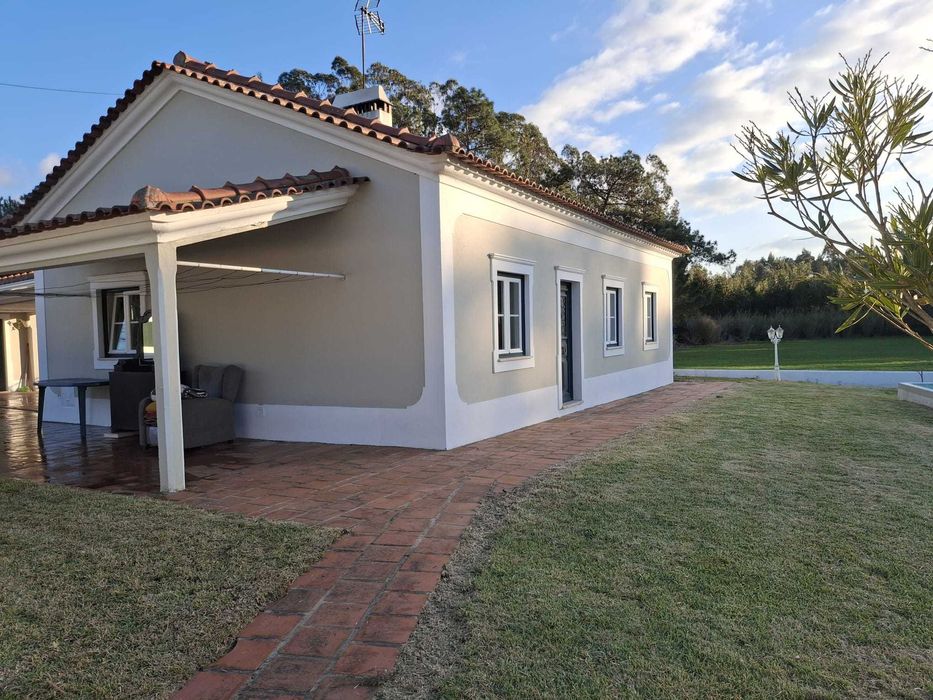 Aluga se t2 chão da parada