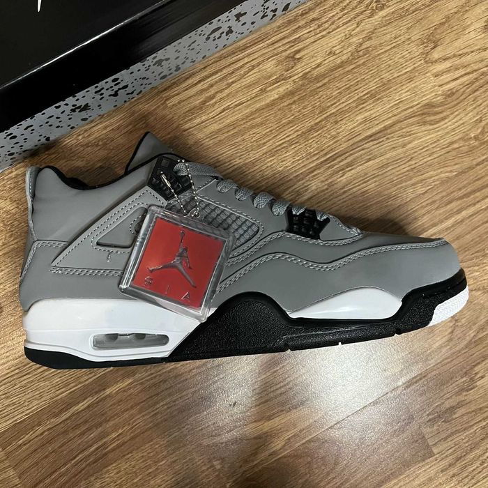 Sapatilhas Jordan 4 Tam. 45