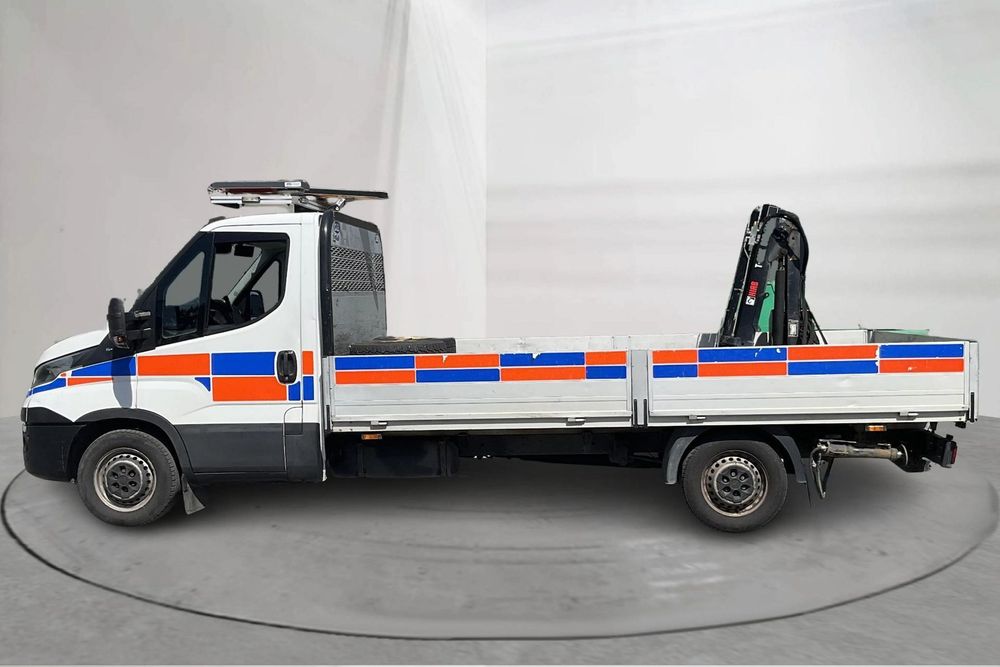 Iveco Daily  HDS Dźwig Żuraw Bezwypadek Niski przebieg